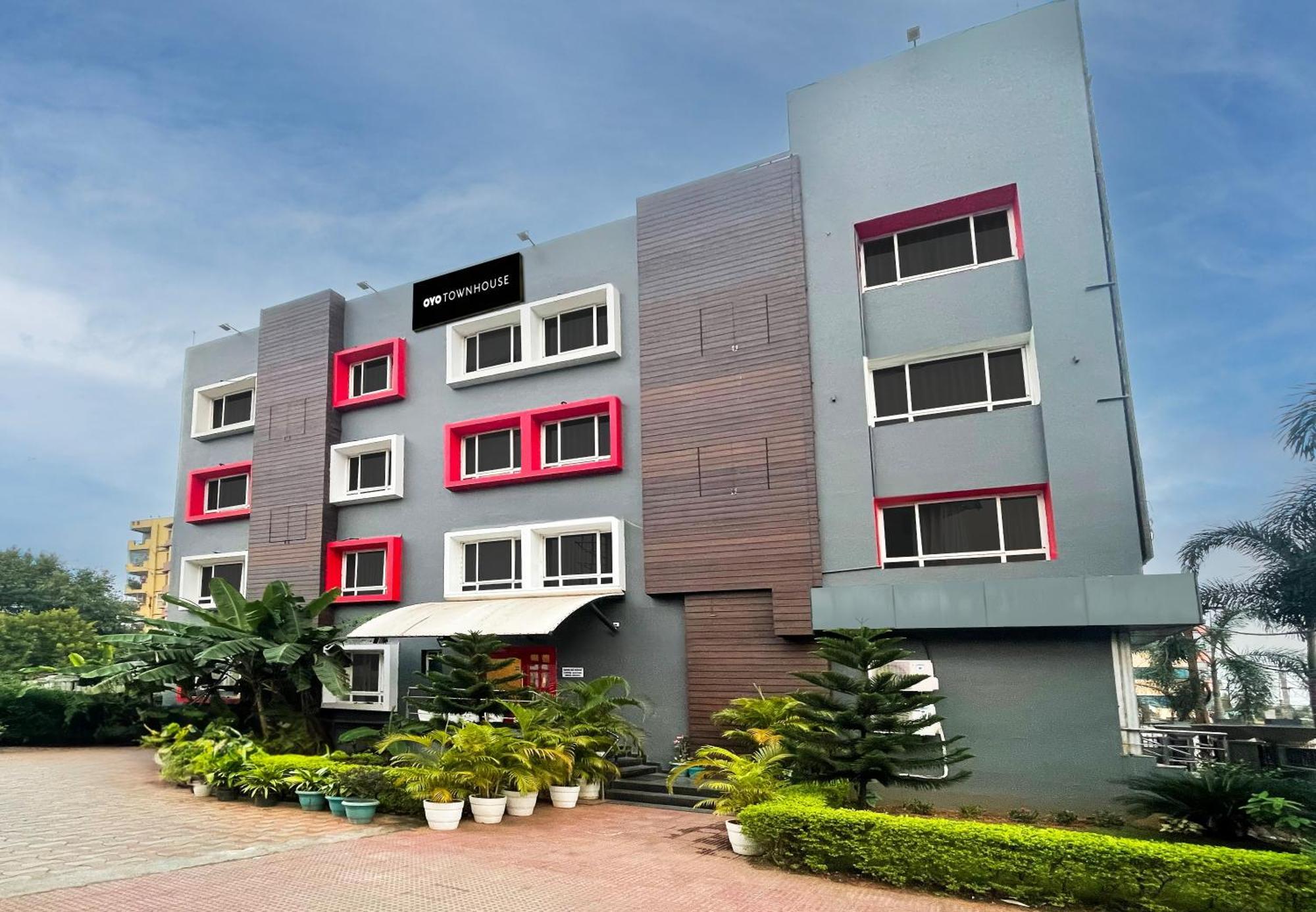 Super Townhouse Swain Heritage บูบันเนสชวาร์ ภายนอก รูปภาพ