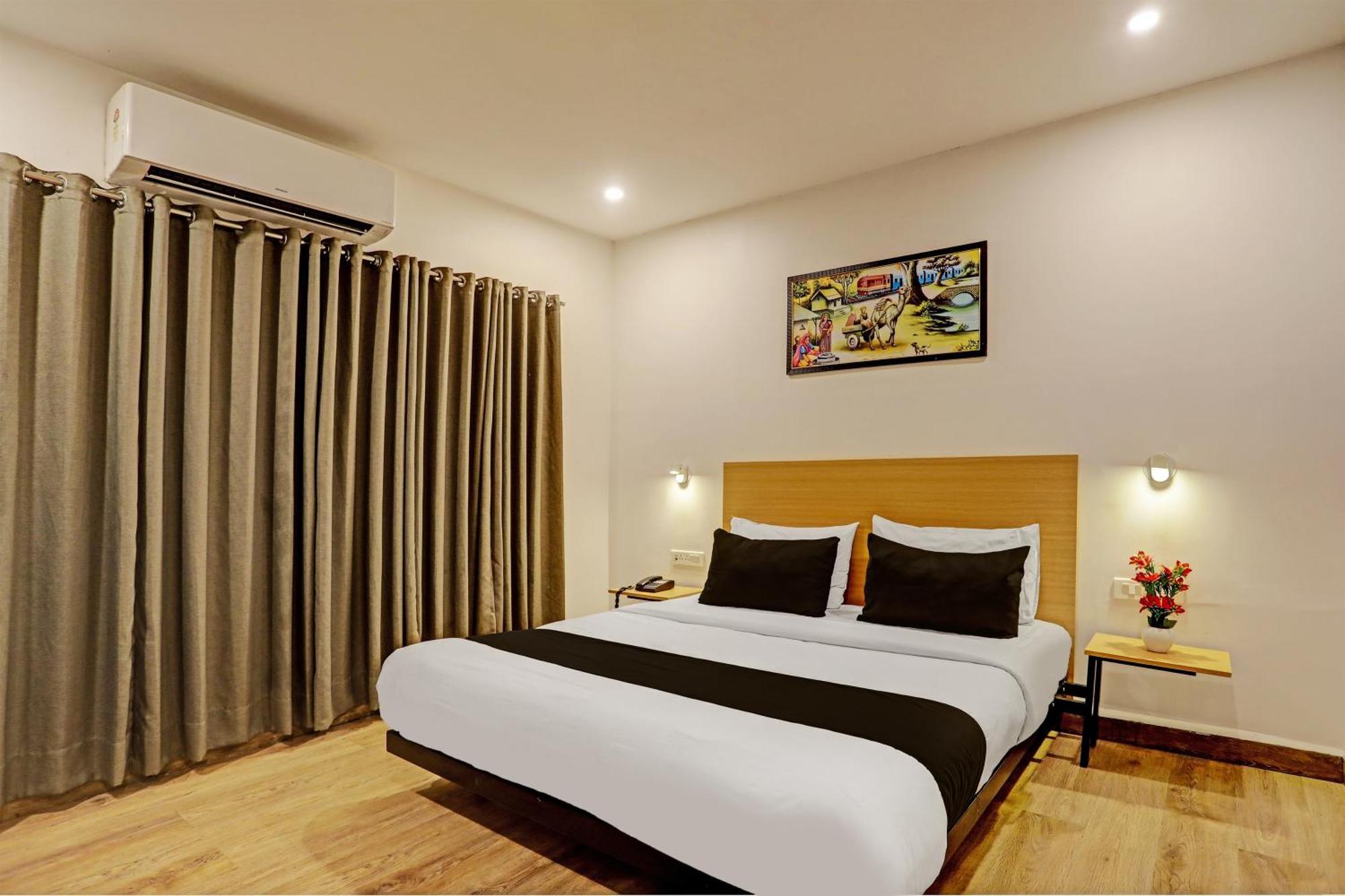 Super Townhouse Swain Heritage บูบันเนสชวาร์ ภายนอก รูปภาพ