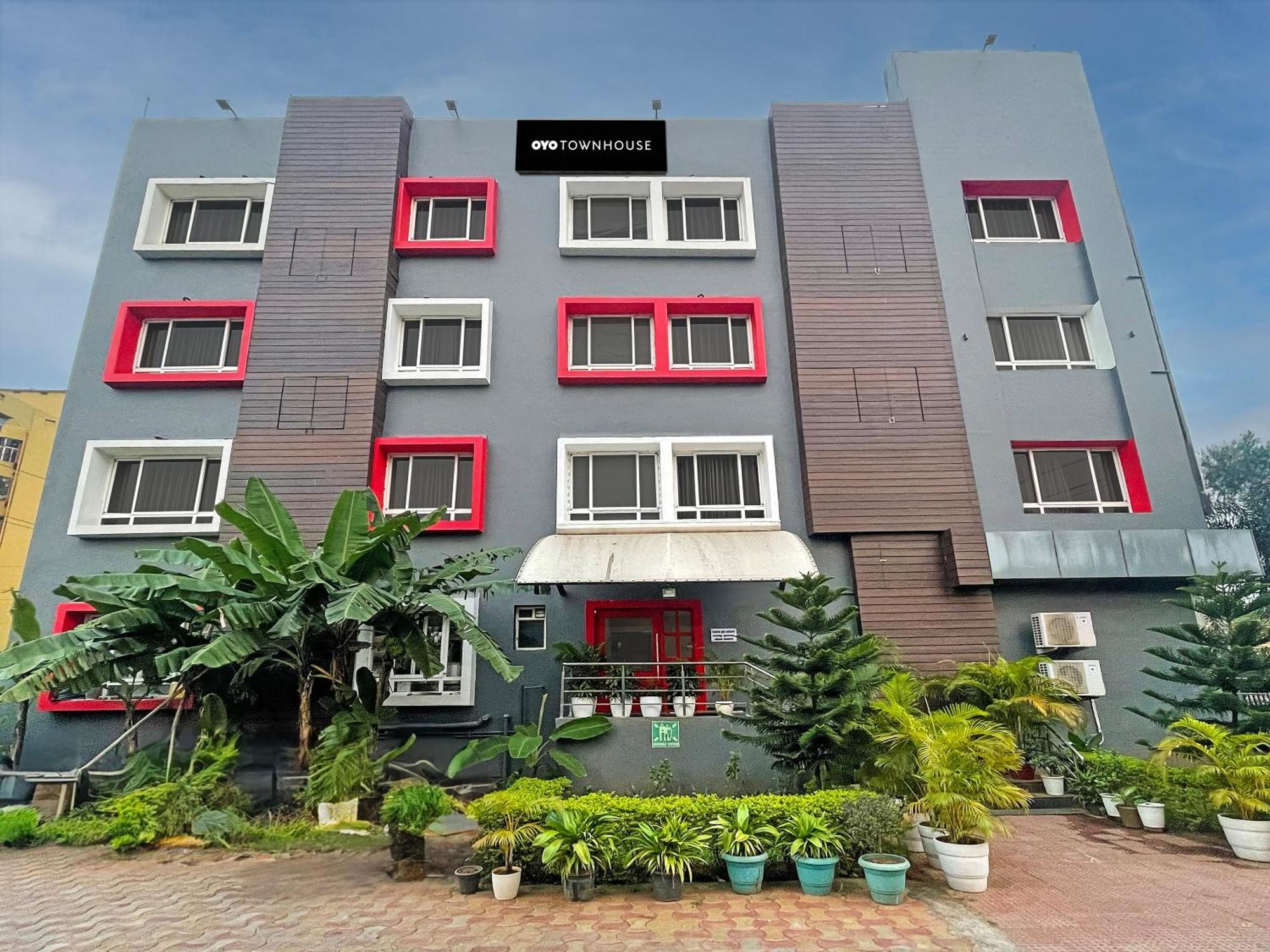 Super Townhouse Swain Heritage บูบันเนสชวาร์ ภายนอก รูปภาพ