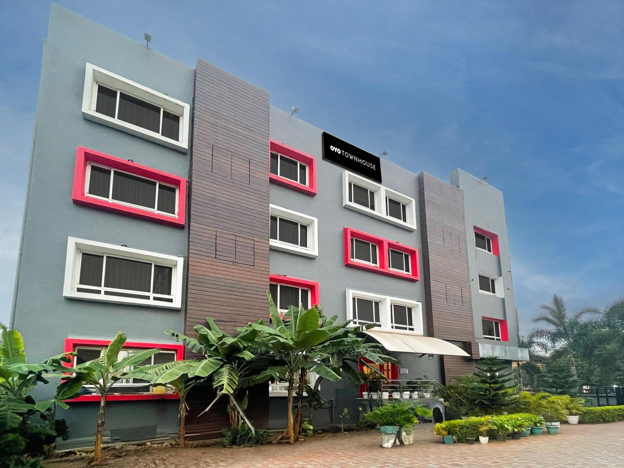Super Townhouse Swain Heritage บูบันเนสชวาร์ ภายนอก รูปภาพ