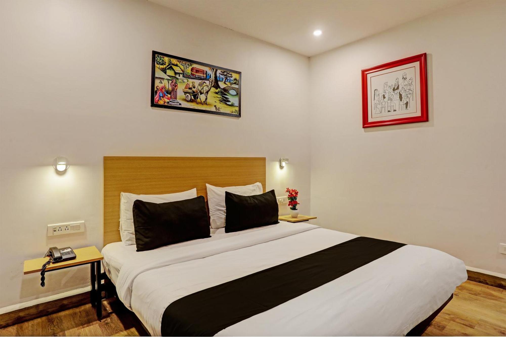 Super Townhouse Swain Heritage บูบันเนสชวาร์ ภายนอก รูปภาพ