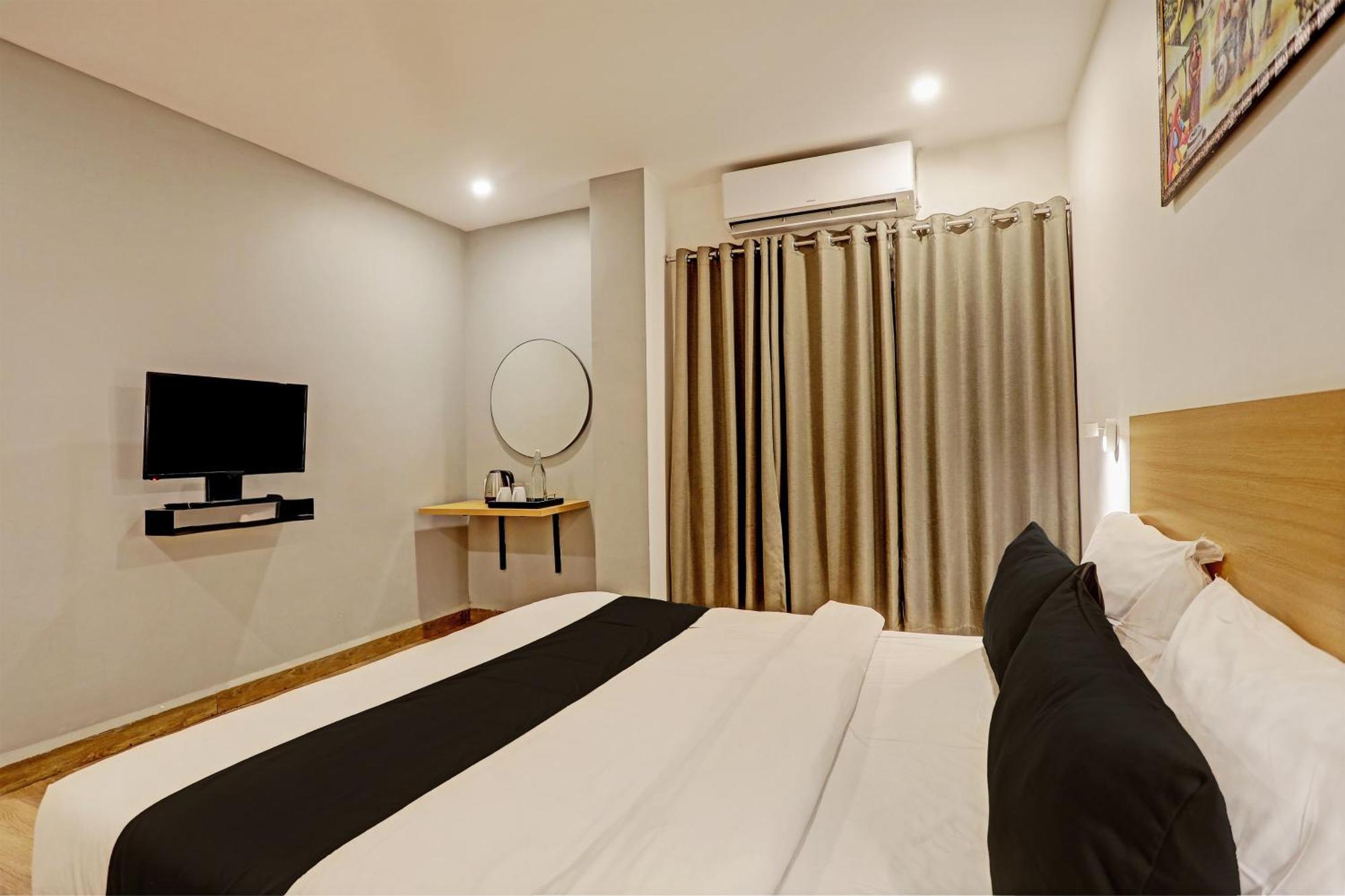 Super Townhouse Swain Heritage บูบันเนสชวาร์ ภายนอก รูปภาพ