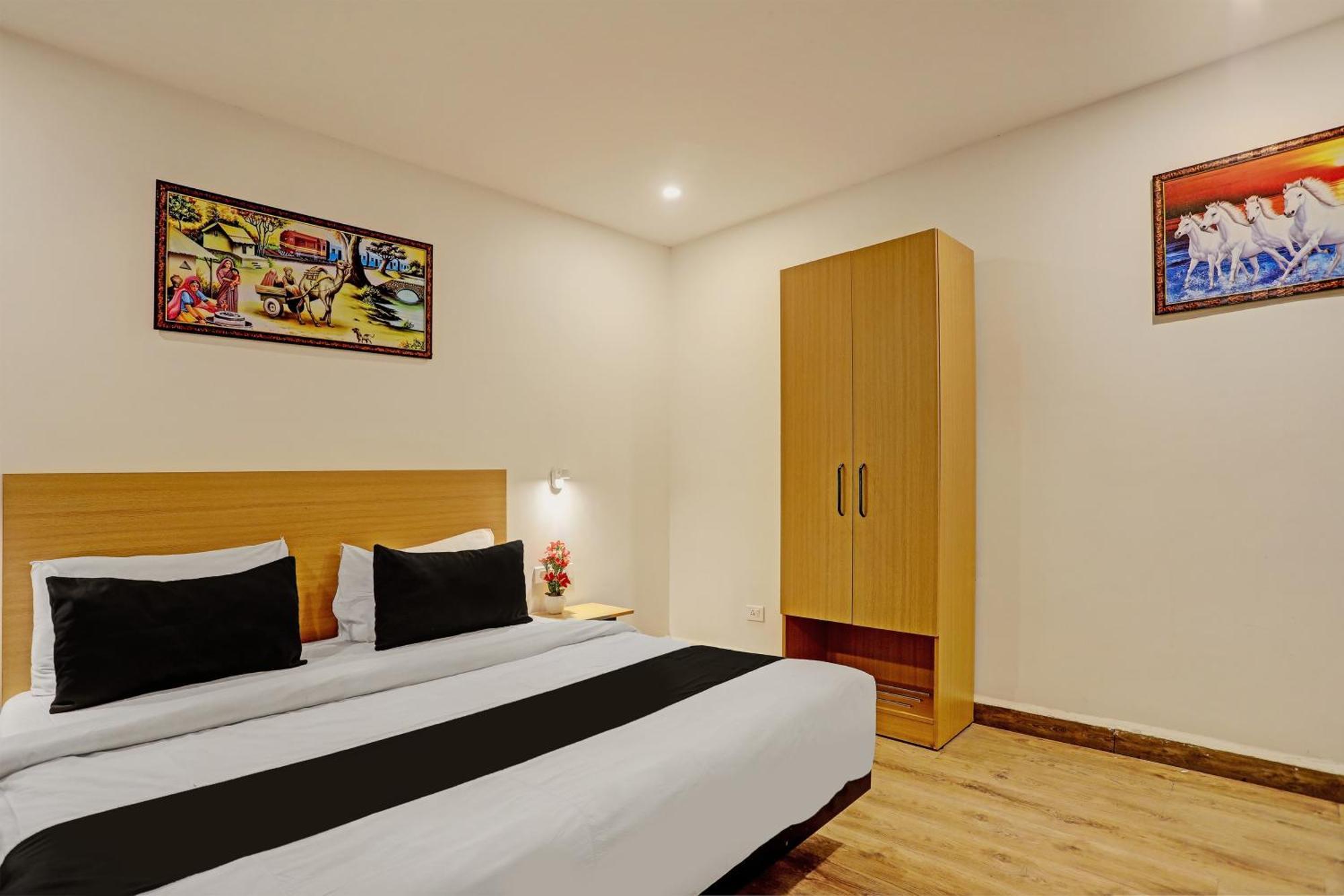 Super Townhouse Swain Heritage บูบันเนสชวาร์ ภายนอก รูปภาพ