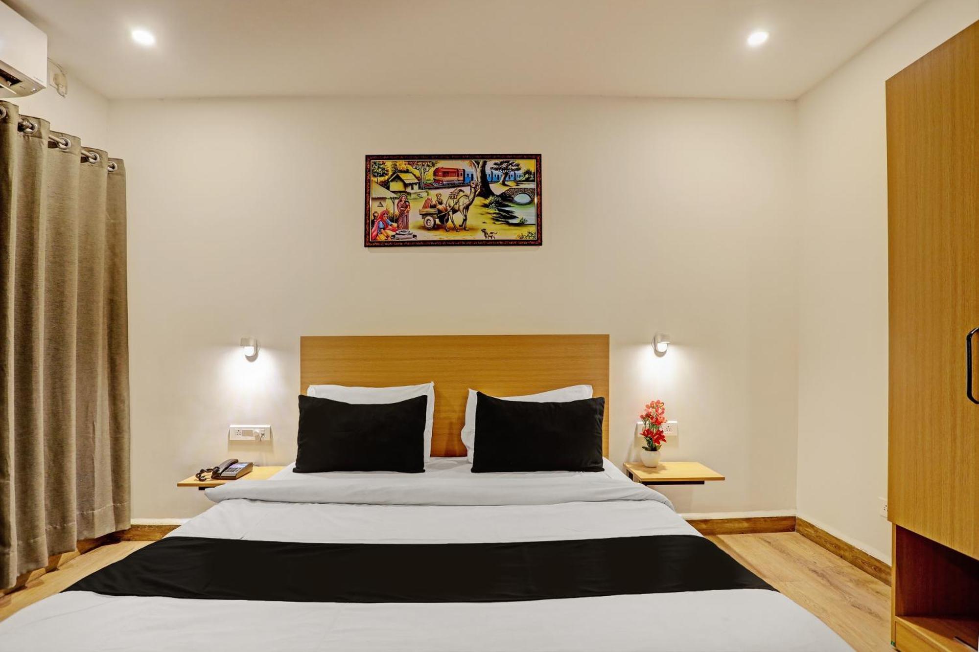 Super Townhouse Swain Heritage บูบันเนสชวาร์ ภายนอก รูปภาพ